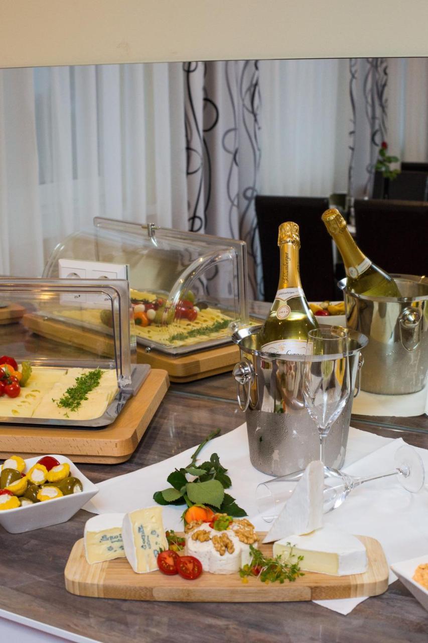 Hotel Residenz Hoessinger Karlstetten Екстер'єр фото